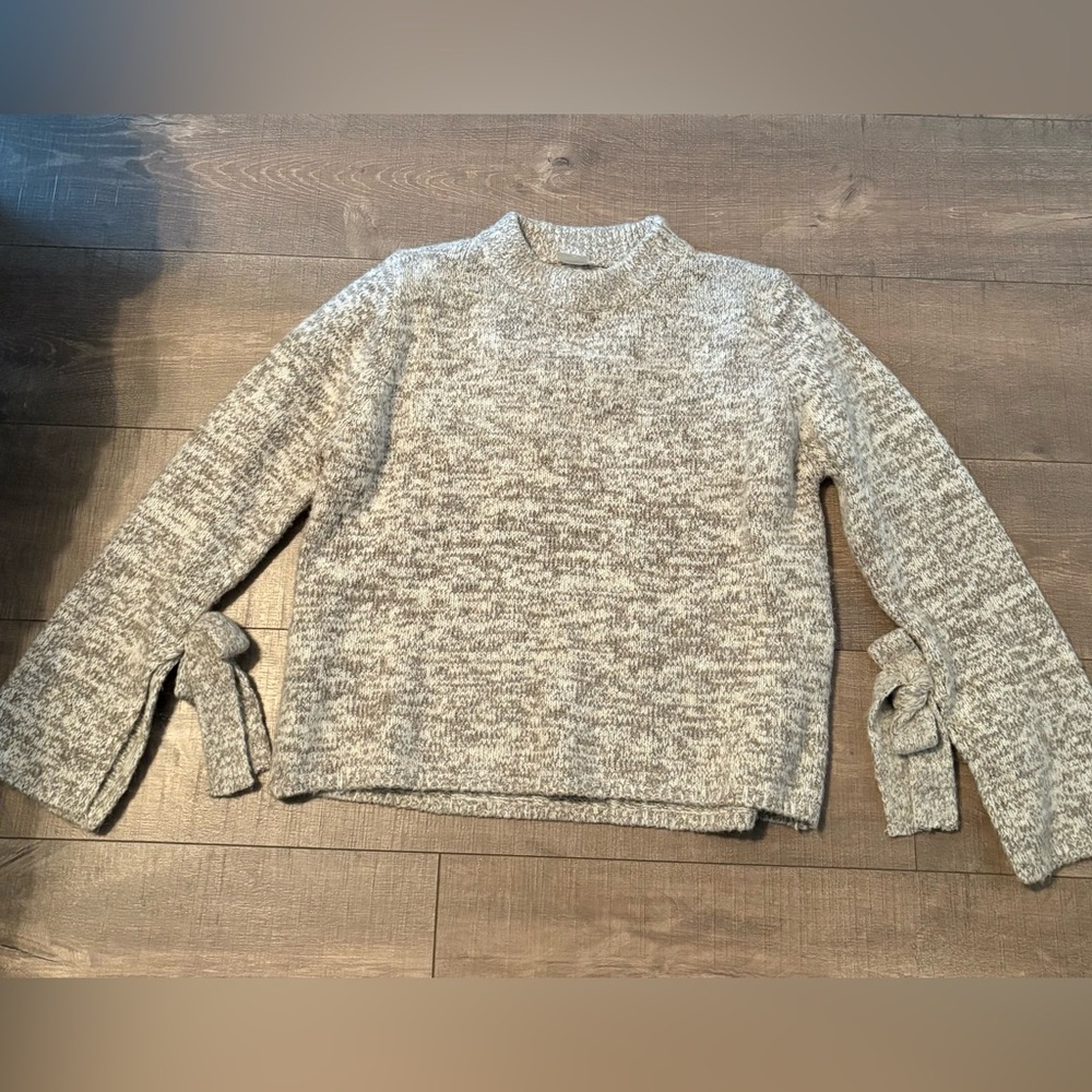 Frumos women’s sweater
